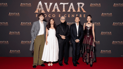 Fuoco e cenere sul red carpet italiano di Avatar: le interviste al cast "infuocato" del film di James Cameron