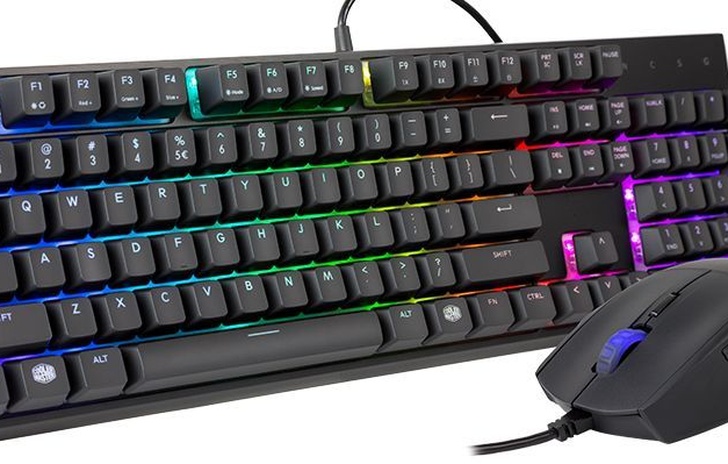 Cooler Master cala il poker dassi