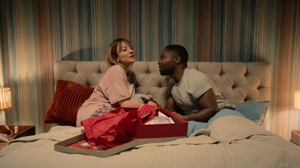 Gioco di ruolo: la recensione del film di Prime Video con Kaley Cuoco