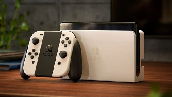 Oggi esce Nintendo Switch OLED
