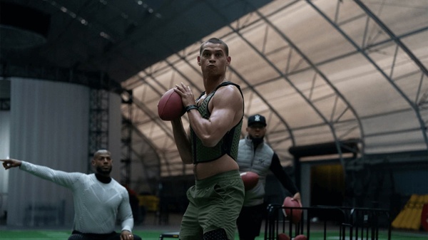 Him: un horror a sfondo sportivo dalla premessa affascinante ma dal risultato pretenzioso