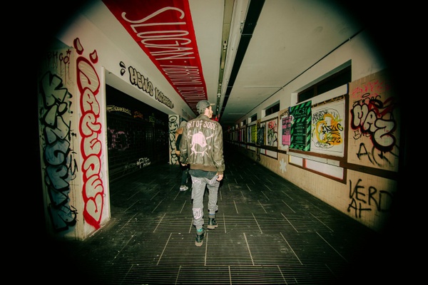 Daredevil conquista i tunnel della metropolitana a Milano: intervista agli artisti della Underground Street Art Exhibition