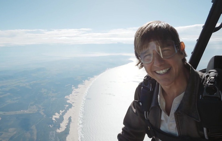 Tom Cruise ci fa gli auguri di Natale a modo suo