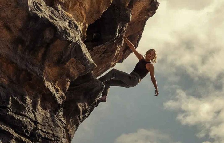 Apex Primi scatti di Charlize Theron nel nuovo survival thriller