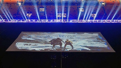 E a centrocampo Sony schiera Kratos e Atreus... 