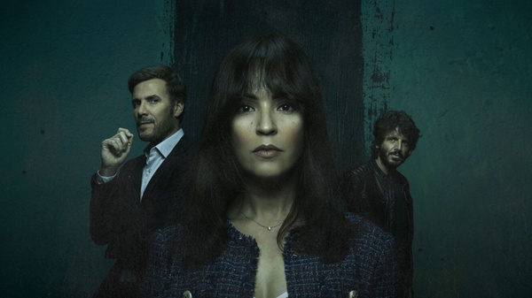 Angela: una donna in fuga da un marito violento, tra verita e inganni