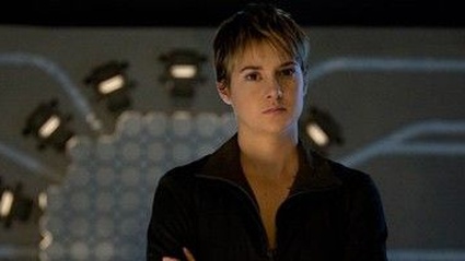 Tris mena botte da orbi nel nuovo trailer di Insurgent