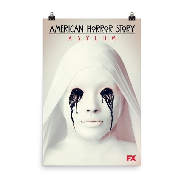American Horror Story: tutte le stagioni, le tematiche, il cast e lo stile visivo della serie