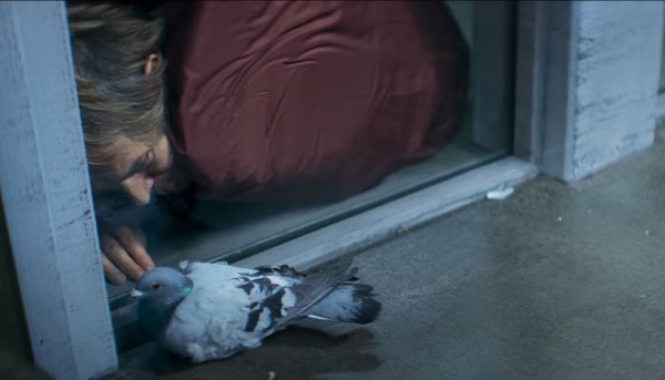 Inside: trama, recensione e chiave di lettura del film con Willem Dafoe