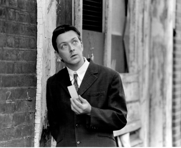 Following, recensione: perché andare a vedere al cinema l’esordio (inedito) di Christopher Nolan