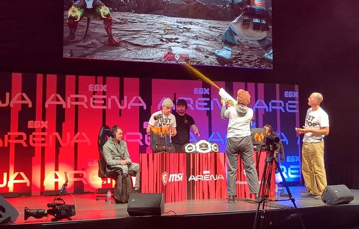 Un gruppo di attivisti ha vandalizzato la fiera britannica EGX