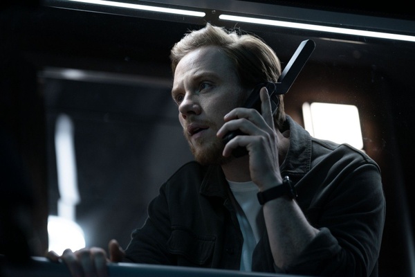 Nightsleeper – Fuori Controllo, la recensione: un thriller ferroviario che non sbaglia i binari della tensione