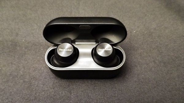 Technics AZ100 – Recensione delle cuffie premium true wireless