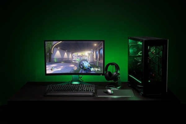 Philips e Razer portano la luce nelle vostre postazioni da gioco