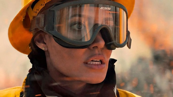 Angelina Jolie ritorna al cinema: ecco il primo trailer di Those Who Wish Me Dead