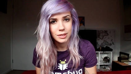 Molestata, rintraccia i colpevoli e li fa rimproverare dalle mamme