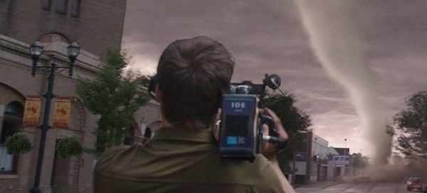 Nuova data di uscita e nuovo poster per Into the Storm!