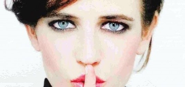 Eva Green e il poster semi-nuda che ha fatto scalpore