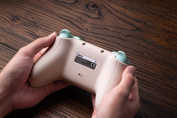 8BitDo Ultimate 2C Wireless – Controller più preciso e colorato