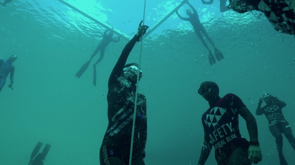 The Deepest Breath - Trailer Netflix del film sugli apneisti