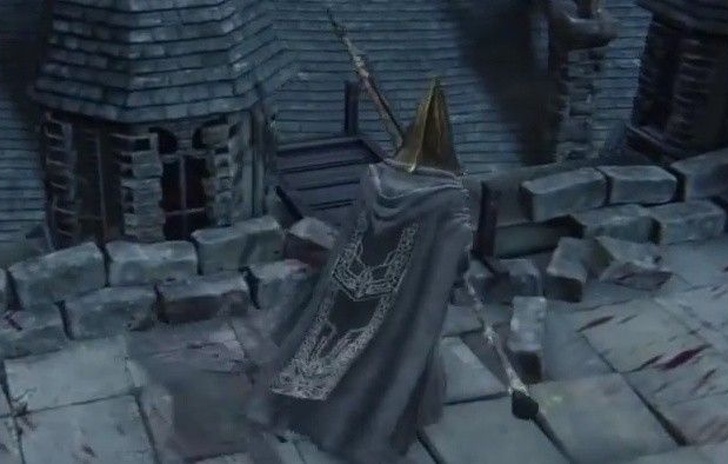 Lelmo di Bloodborne che fa troppo rumore