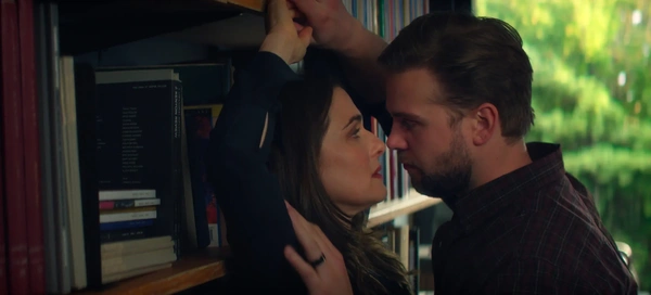 Vladimir: Rachel Weisz scatenata in una serie su nevrosi e desiderio 