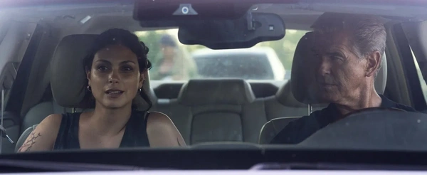 Fast Charlie: Pierce Brosnan spara sempre per primo in un film old-school 