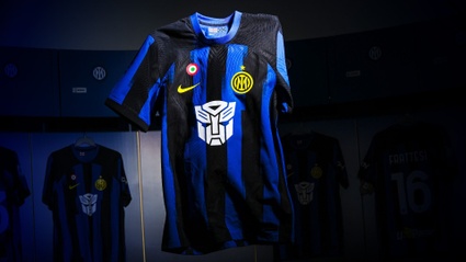 Inter e Paramount presentano la maglia dedicata a Transformers