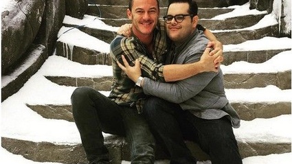 Josh Gad dice addio a Luke Evans dal set de La Bella e la Bestia