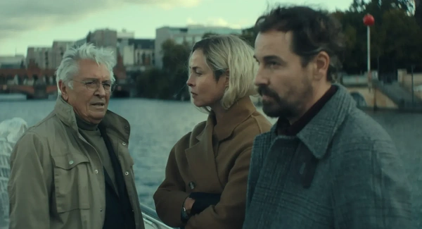 Unfamiliar: una tesa spy-story a sfondo familiare 