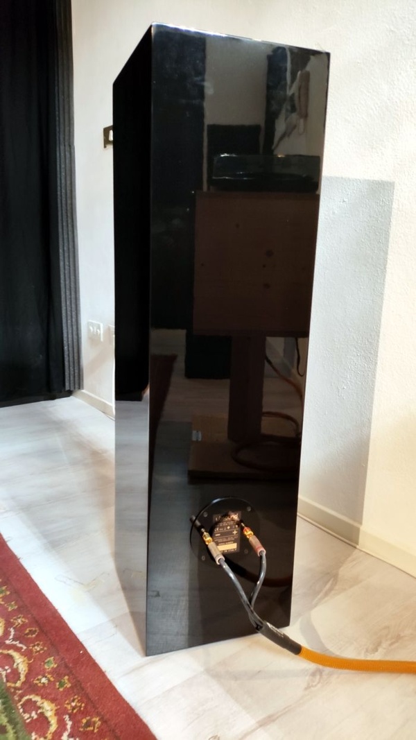 Ubsound F85 – Artigianato italiano al servizio dell