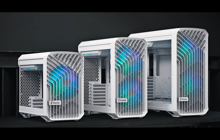 Fractal Torrent Case di colore bianco