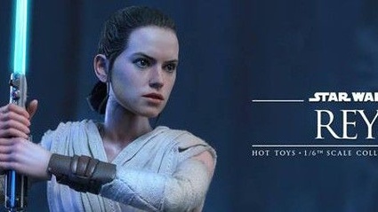 La Spada Laser diventa accessorio delle action figure Hot Toys di Star Wars