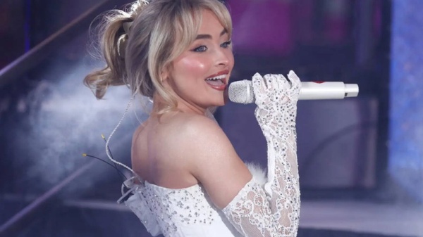 Sabrina Carpenter diventa Alice - Arriva il musical live-action