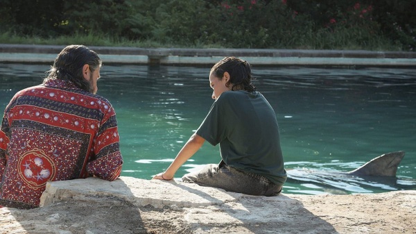 Denti da squalo, recensione: l’esordio di Gentile spalanca la porta al futuro tecnologico