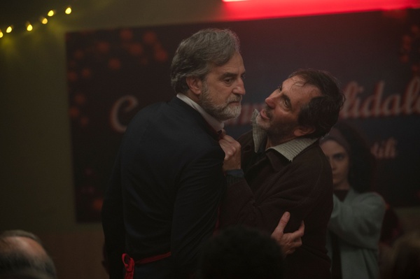 I migliori giorni, recensione: la commedia italiana è più ammuffita delle feste comandate