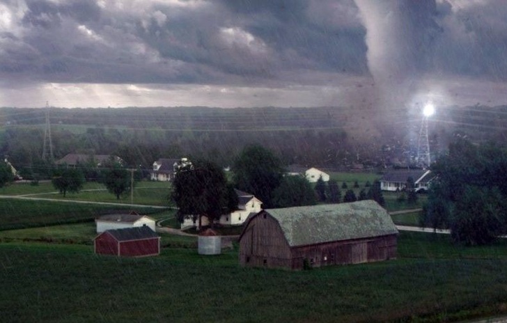 Video esclusivo per Into the Storm