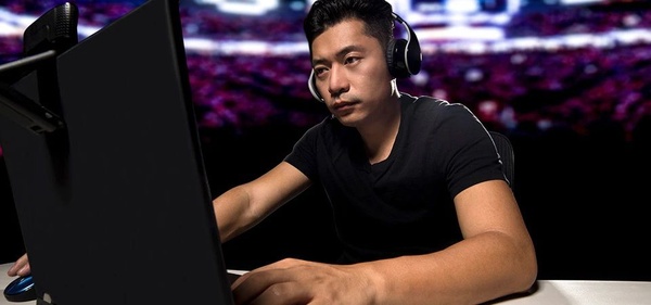 Pro gamer pagato per far smettere i figli di giocare