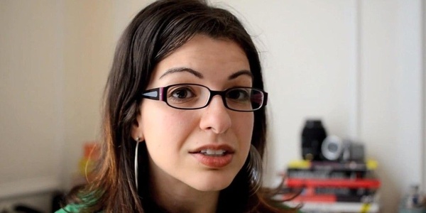 Le donne come decorazioni nel nuovo documentario di Anita Sarkeesian