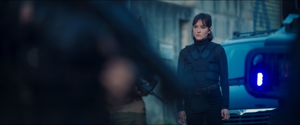 November, recensione: come si racconta il terrorismo al cinema?