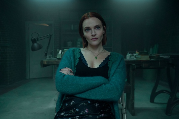 Fra gabbie, fantasmi e moralismi: l’addio imperfetto di You su Netflix