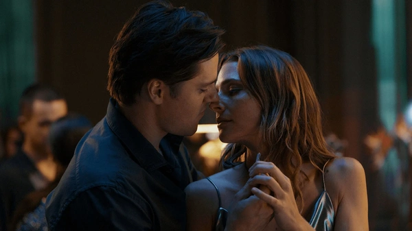 Fall for me: un patinato e gratuito erotismo sotto il sole di Maiorca