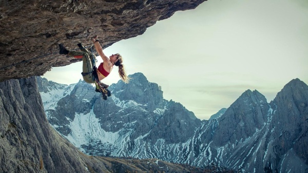 Cliffhanger - Il reboot di Jaume Collet-Serra