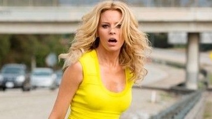 Trailer, clip e immagini per la commedia Una Notte in Giallo!