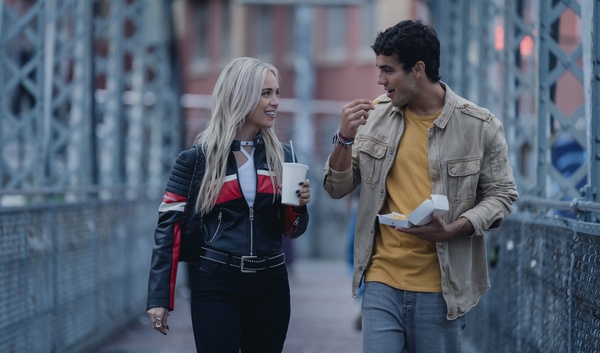 Idoli, l&rsquo;ultima corsa &egrave; la risposa italo-spagnola a F1: meno Brad Pitt, pi&ugrave; due ruote e Santamaria 