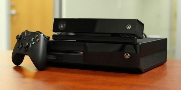 Phil Spencer: "Xbox One senza Kinect avrA  prestazioni migliori, ma non sarA  necessario scollegarlo"