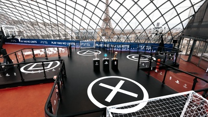 PlayStation crea un campo da gioco ibrido tra NBA e Champions League a Parigi