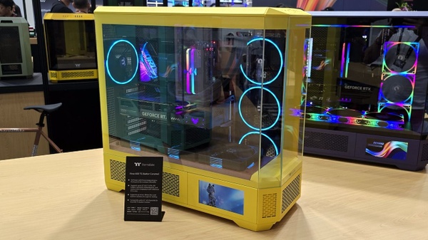 Thermaltake e il nuovo View 600 TG Full Tower Chassis