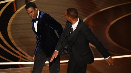 Will Smith colpisce Chris Rock durante la cerimonia degli Oscar!