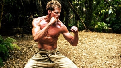 Boy Kills World  - Trailer dell'action con Bill Skarsgard